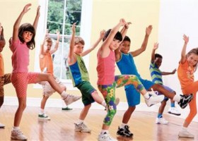 Niños practicando aerobic | Recurso educativo 636172