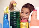 Niño con productos de limpieza | Recurso educativo 686854