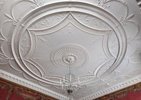 A ceiling rose and plaster moulds | Recurso educativo 777607